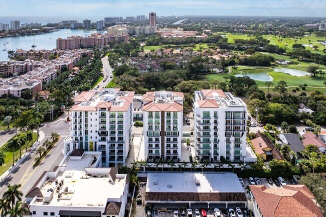 Building Photo - 495 E Royal Palm Rd