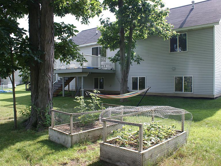 Building Photo - 11933 Maplegrove Dr