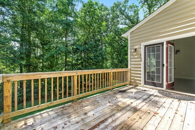 Building Photo - 8120 Fairmont Dr