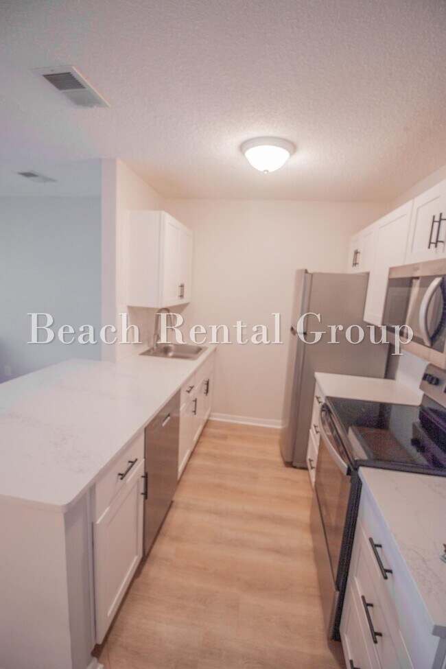 Building Photo - 6840 Blue Heron Blvd