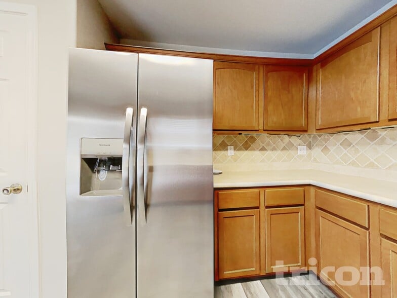 Building Photo - 7034 Daybreak Peaks