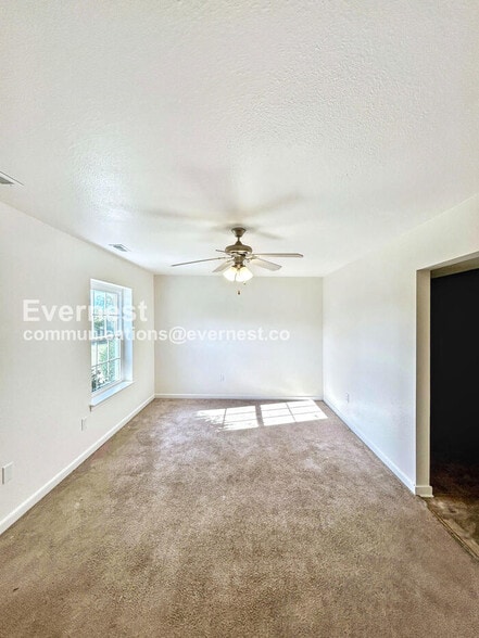 Primary Photo - 3530 E Richmond Rd