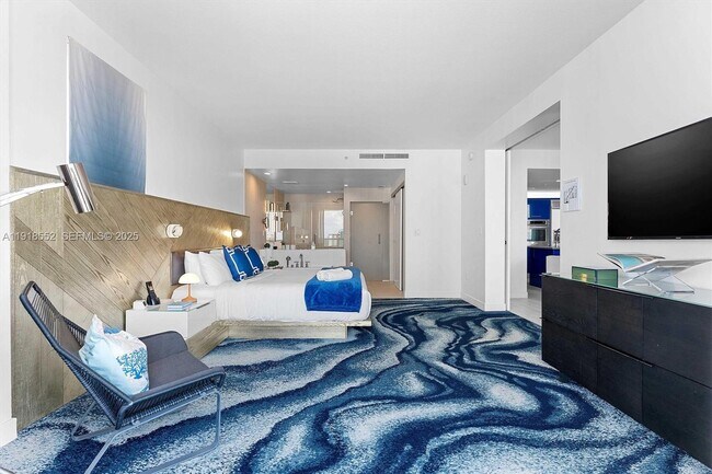 Building Photo - 3101 Bayshore Dr