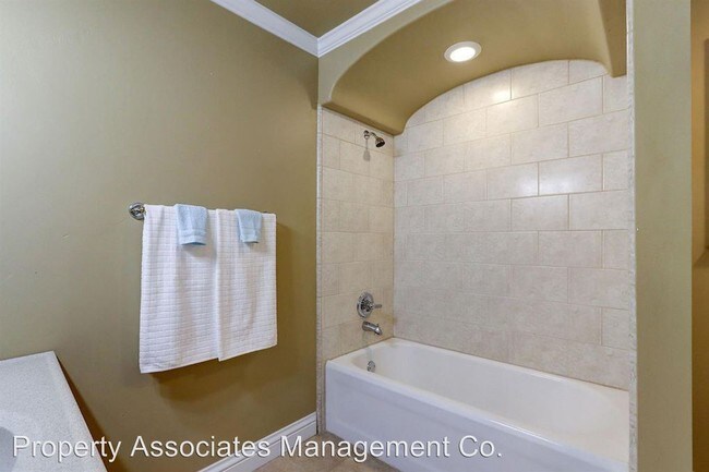 Building Photo - 3 br, 3.5 bath House - 14052 Wings of Morning