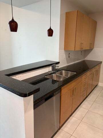 Building Photo - 300 S Australian Ave