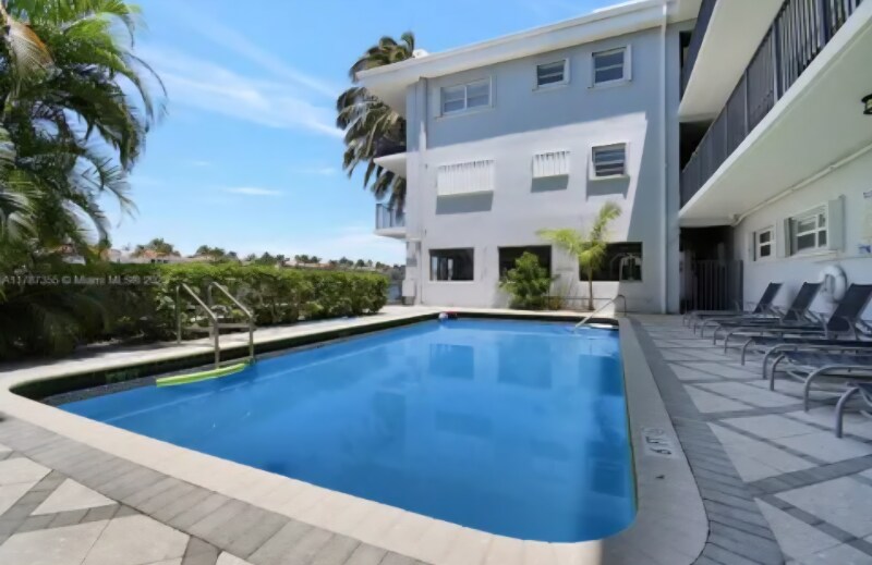 Building Photo - 2600 S Ocean Dr
