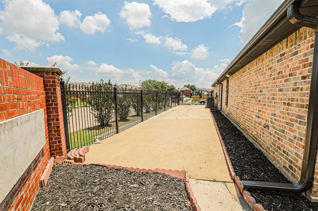 Building Photo - 5616 Indian Hill Dr