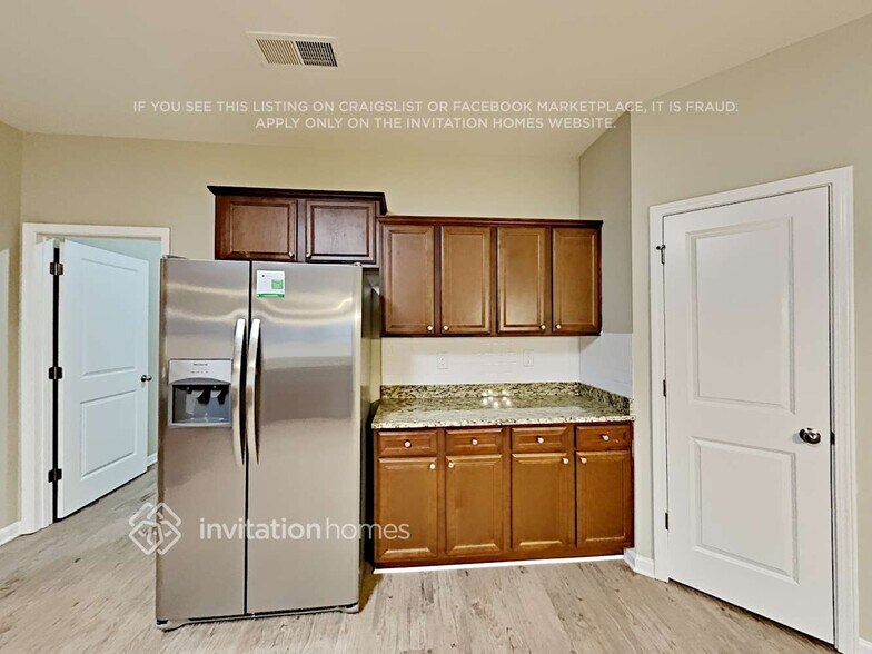 Building Photo - 3846 Cameron Trail SE