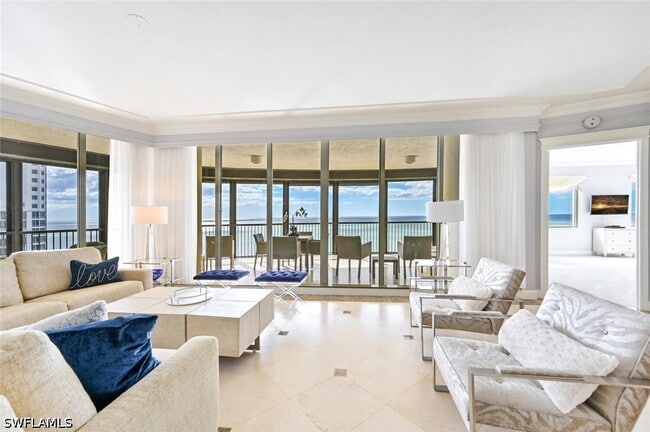 Building Photo - 8665 Bay Colony Dr