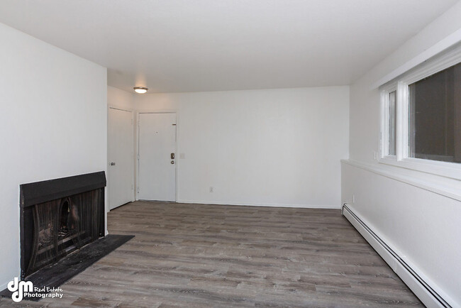 Building Photo - 2021 Farmer Pl