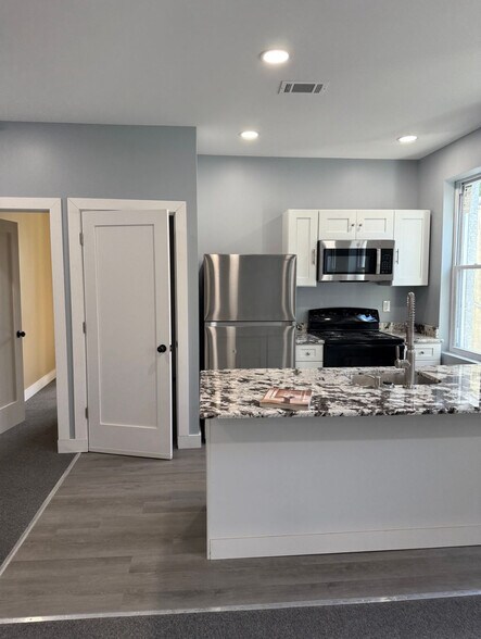 Building Photo - 6040 Kingsessing Ave