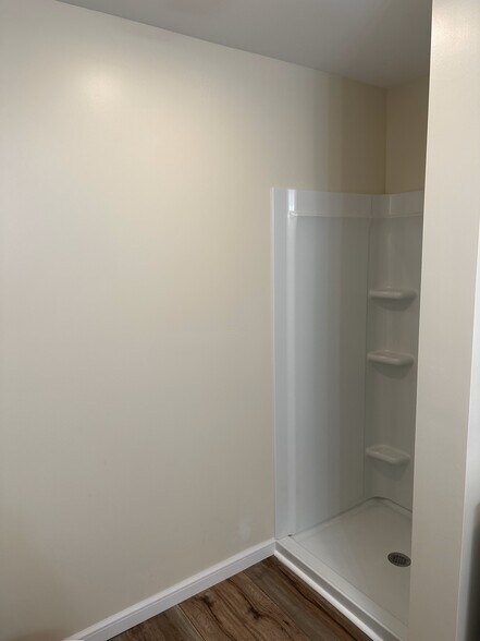 Building Photo - 107 Violet Aly