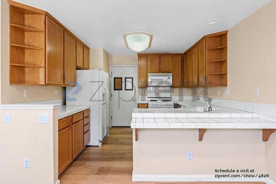 Building Photo - 439 Sandhurst Dr