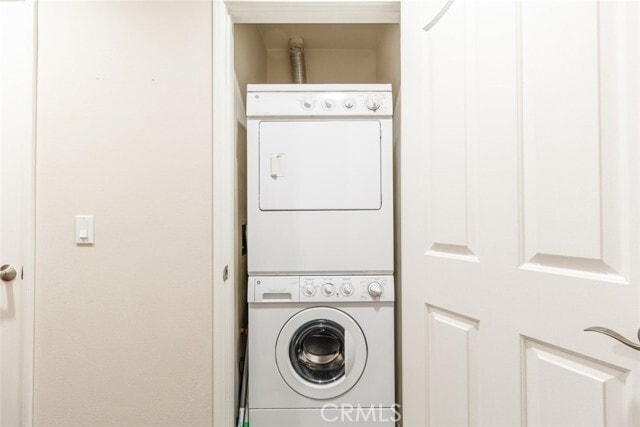 Building Photo - 14631 Dickens St