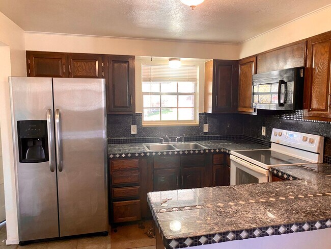 Building Photo - Available Soon!