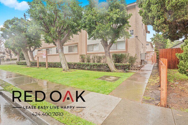 Building Photo - 1726 W 146th St