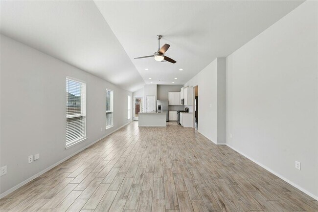 Building Photo - 120 Lyndon Dr