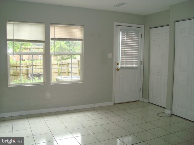 Building Photo - 1807 Arwell Ct
