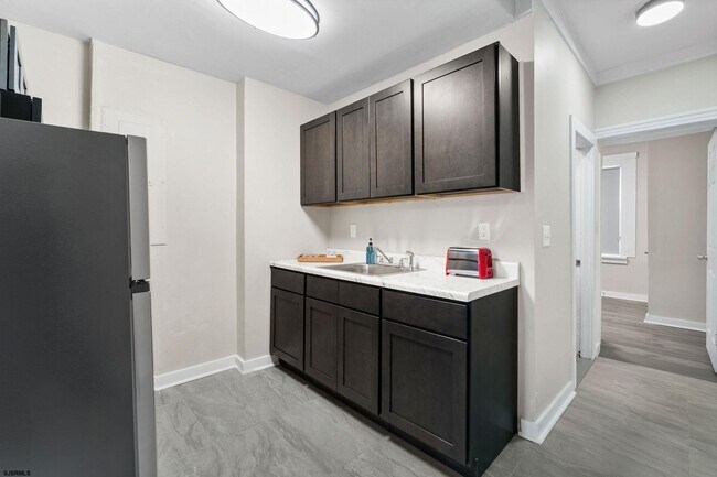 Building Photo - 207 Oriental Ave