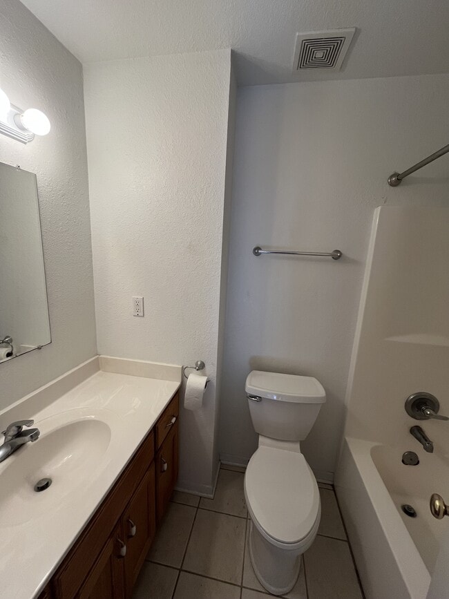 Building Photo - 509 Zoll St