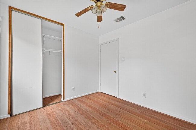 Building Photo - 3403 Hillstone Dr