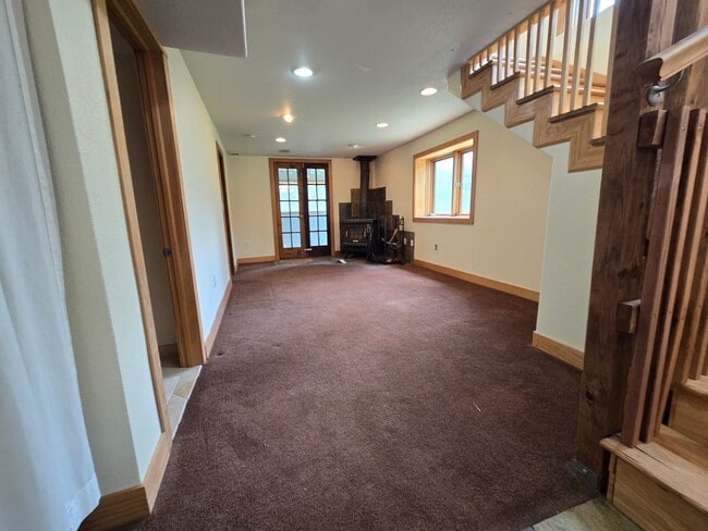 Building Photo - 229 Crestwood Ct