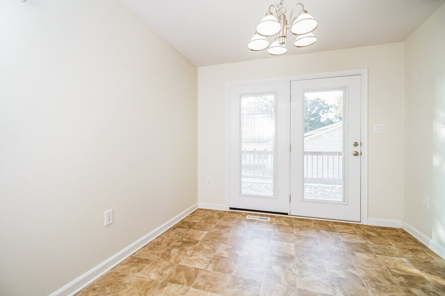 Building Photo - 401 Wildwood Dr