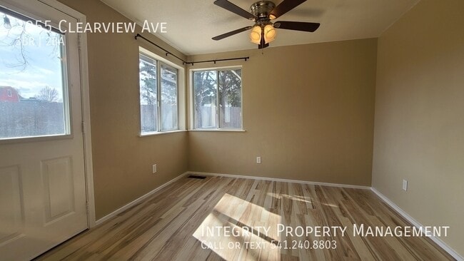Building Photo - 3055 Clearview Ave