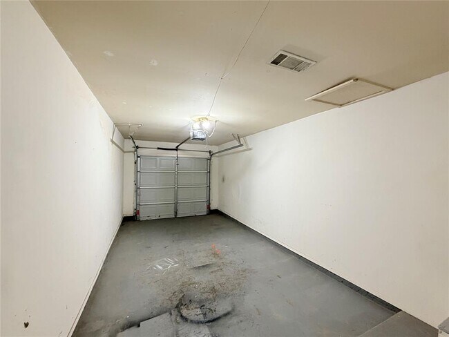 Building Photo - 12102 Arrowwood Dr
