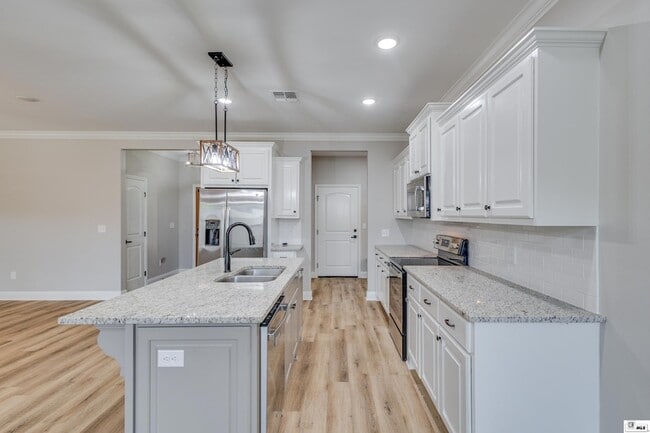 Building Photo - 134 Clearwater Cir