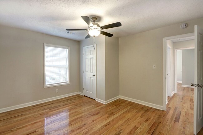 Building Photo - Renovated Single Family - Three Bedroom, Two Bathroom