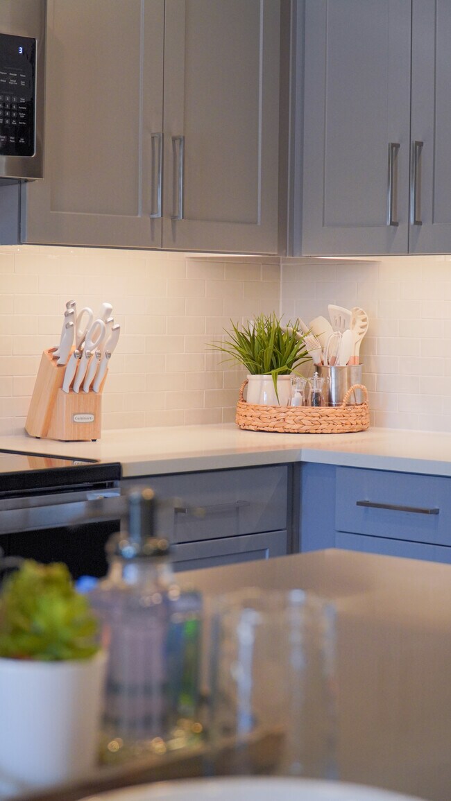 Kitchenware - 749 Ipswich Ave