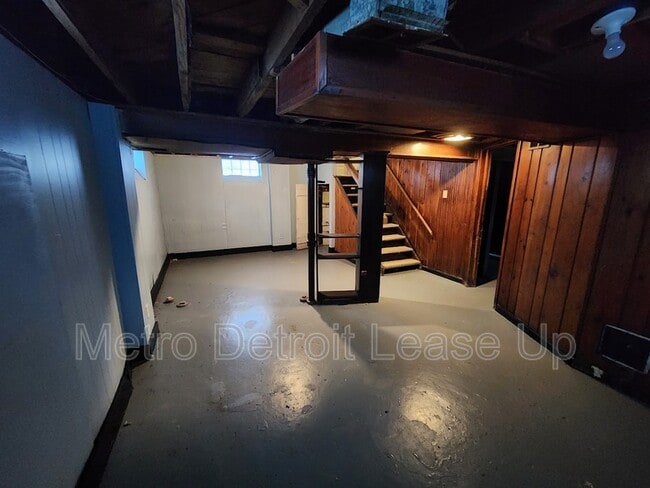 Building Photo - 12000 Plainview Ave