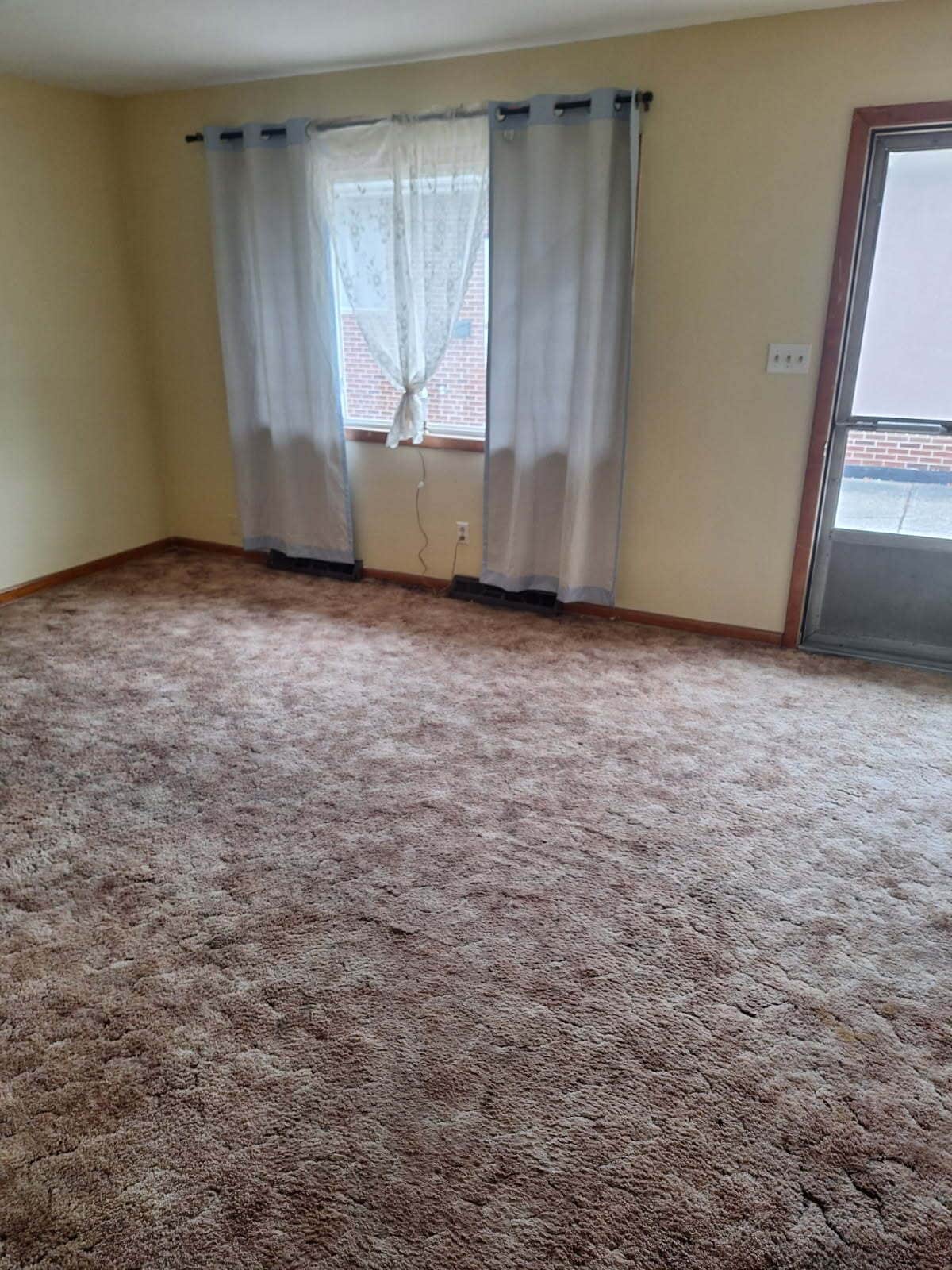 living room - 588 Baldwin Rd