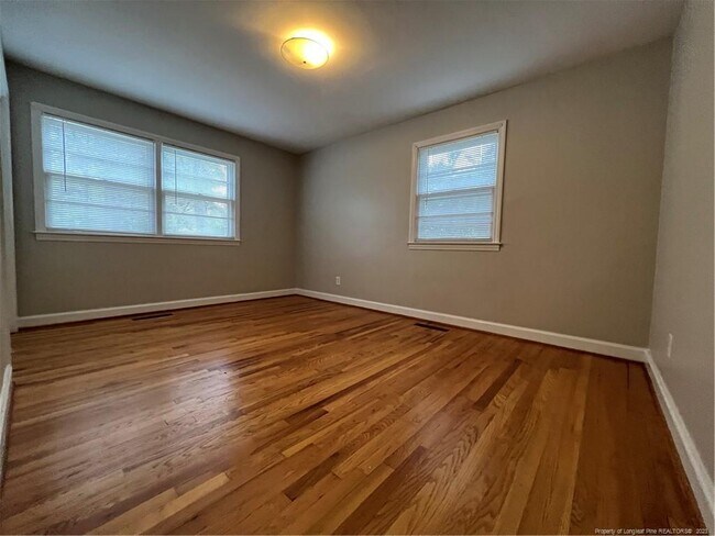 Building Photo - 2621 Bennington Rd