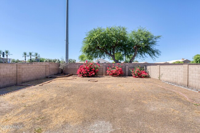 Building Photo - 3321 W Gary Dr