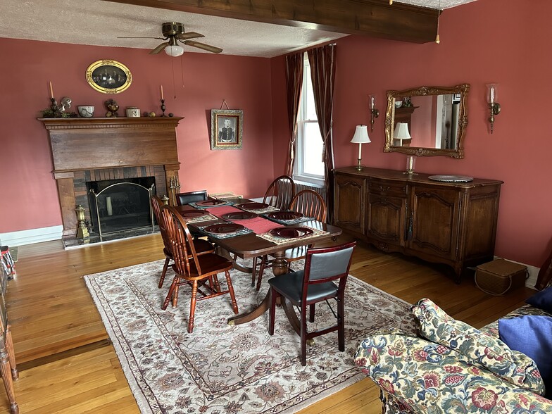 Dining room view 2 - 7502 Borden Rd