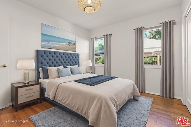 Building Photo - 5733 Radford Ave