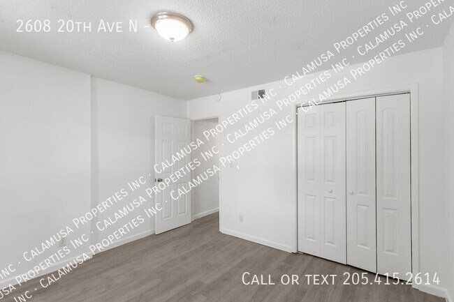Building Photo - 2608 20th Ave N