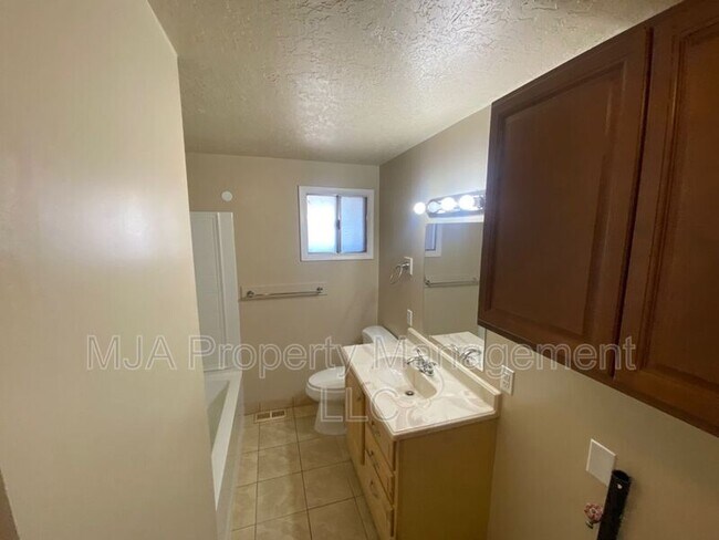 Building Photo - 2182 W 5600 S