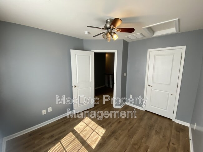 Building Photo - 302 Brenton Rd