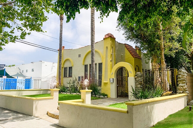 Building - 632 N Sycamore Ave