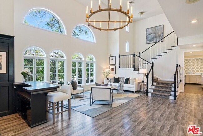 Building Photo - 200 S Almont Dr