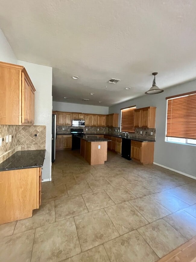 Building Photo - COMING SOON- Beautiful 2 Story Home, 5 Bed, 3 Bath in Gilbert, AZ