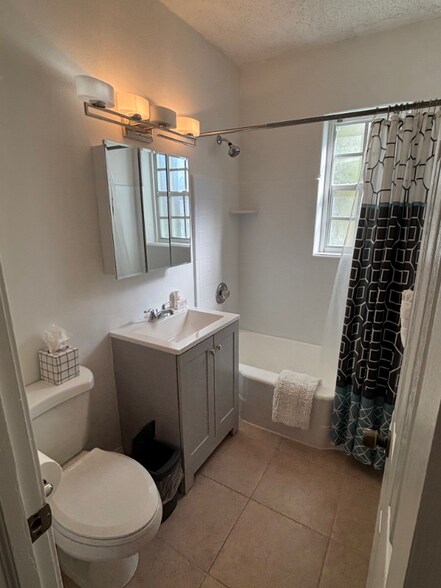 Building Photo - 224 Conniston Rd