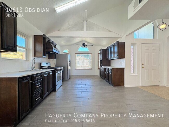 Building Photo - 10613 Obsidian-