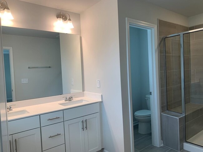 Building Photo - 609 Tova Fls Dr