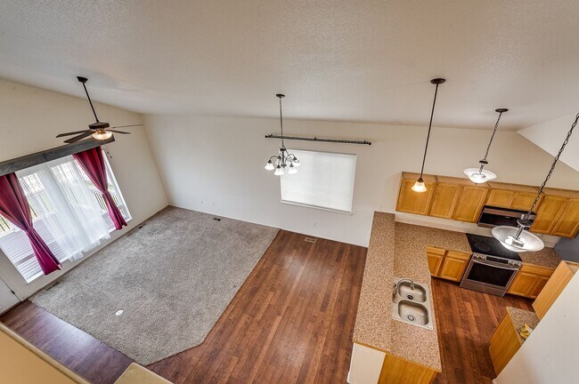 Building Photo - Beautiful 4 bed 3.5 Bath House in NE Fort Collins!