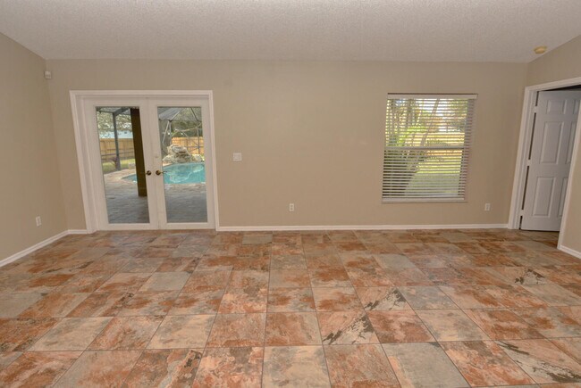 Building Photo - 176 Valley Pl