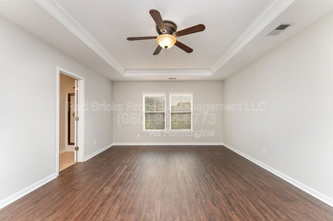 Building Photo - 2288 Barrowcliffe Dr NW